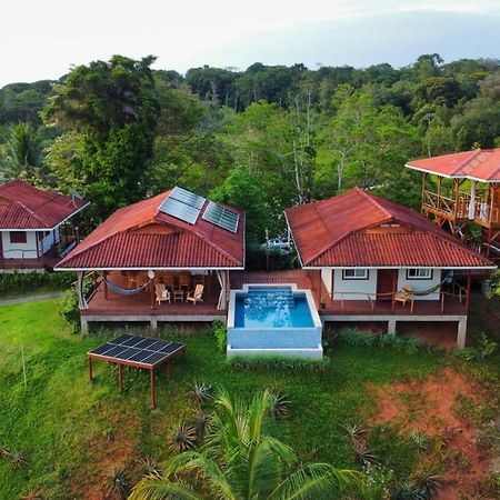 ボカス・タウン Casa Marlin Bed & Breakfast エクステリア 写真