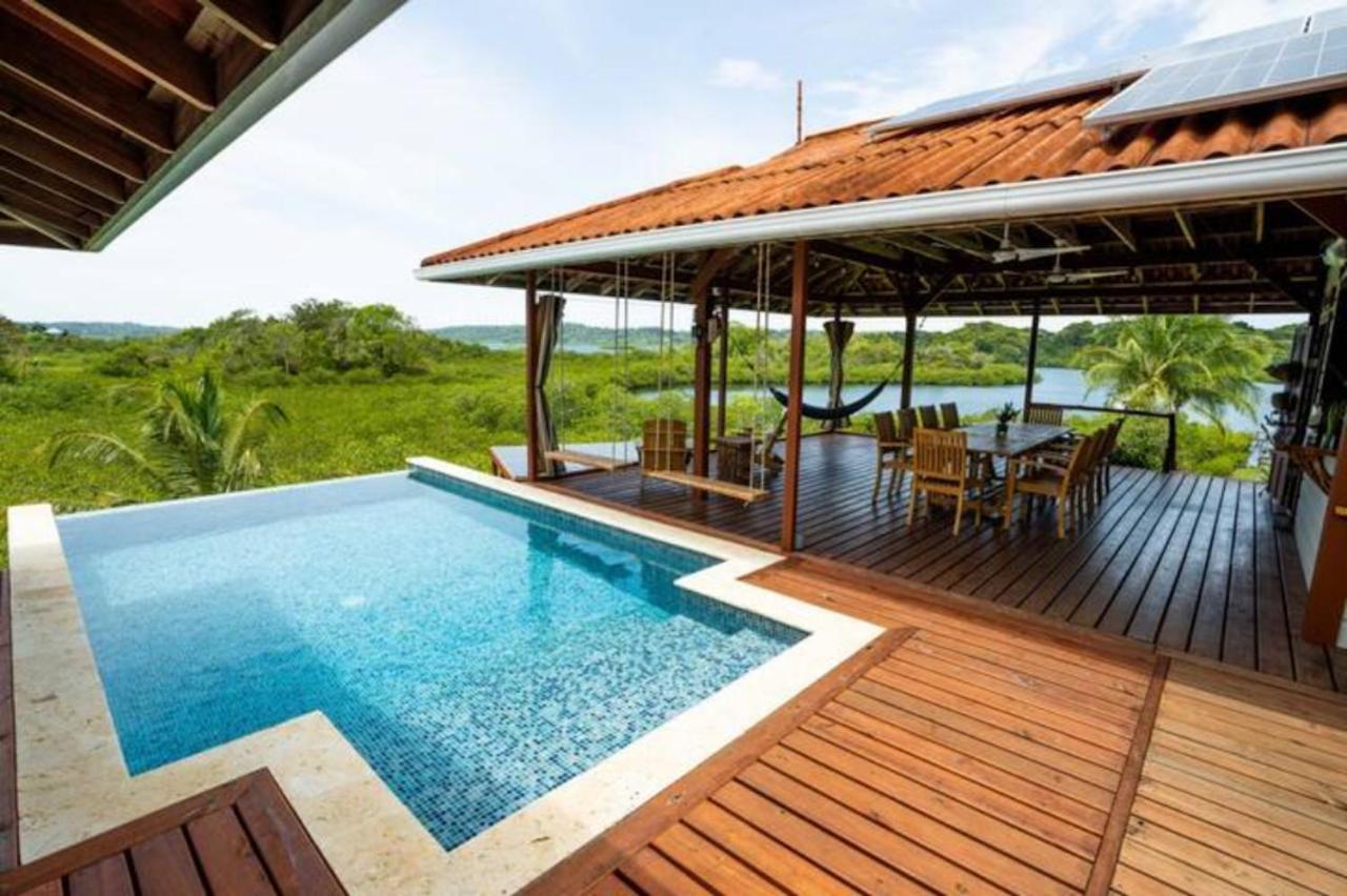 ボカス・タウン Casa Marlin Bed & Breakfast エクステリア 写真