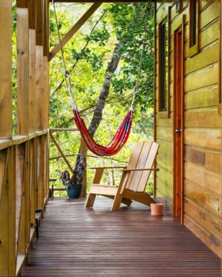 ボカス・タウン Casa Marlin Bed & Breakfast エクステリア 写真